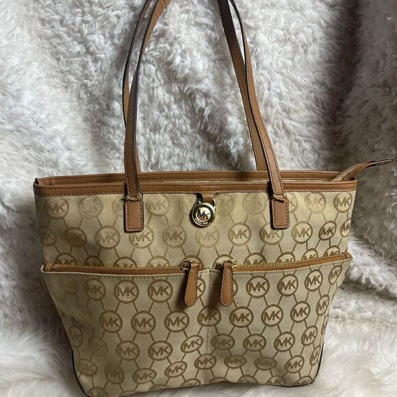 Michael Kors Kempton Signature Medium Pocket Tote (Camel/Tan)gold tone accent. - Picture 4 of 14